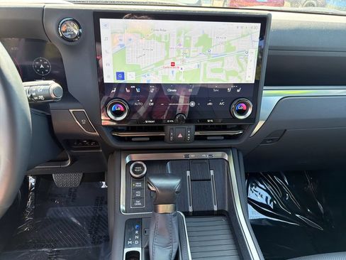 Used 2025 Lexus GX 550 AWD/4WD image 30