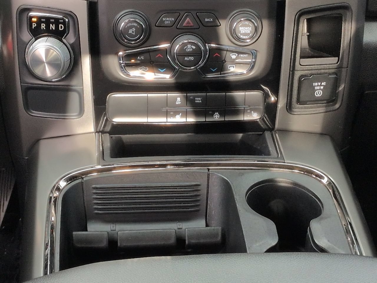 Used 2017 RAM 1500 Sport w/ Black Ram 1500 Sport Group RWD image 19