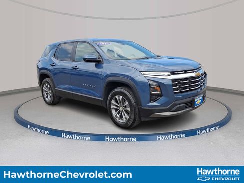 Used 2025 Chevrolet Equinox LT AWD/4WD image 1