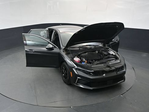Used 2025 Kia K5 LXS FWD image 17