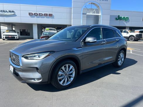 Used 2022 INFINITI QX50 Luxe AWD/4WD image 2