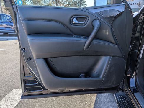 Used 2021 INFINITI QX80 Luxe w/ All-Season Package image 12