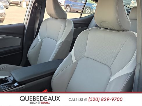 Used 2025 Toyota Camry SE w/ Convenience Package image 12