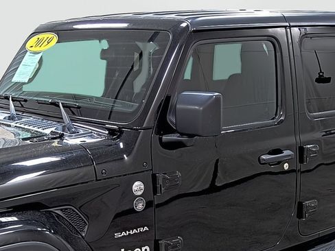 Used 2019 Jeep Wrangler Unlimited Sahara w/ Safety Group AWD/4WD image 8