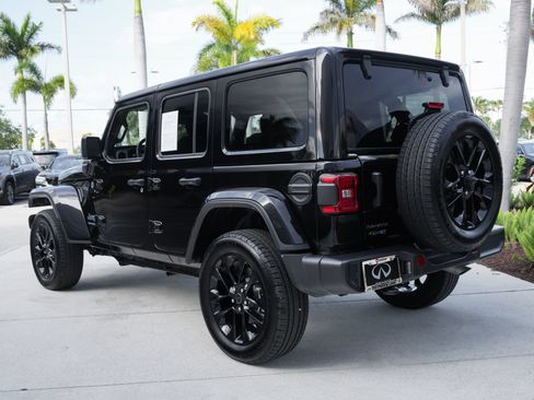 Used 2025 Jeep Wrangler Unlimited Sahara w/ Safety Group AWD/4WD image 23