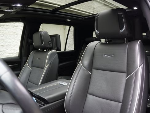 Used 2023 Cadillac Escalade Sport w/ Touring Package AWD/4WD image 15