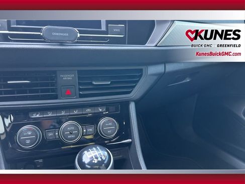 Used 2020 Volkswagen Jetta R-Line w/ R-Line Cold Weather Package image 17