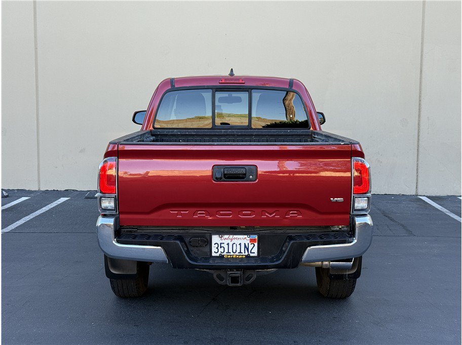 Used 2017 Toyota Tacoma SR5 w/ Tow Package RWD image 6