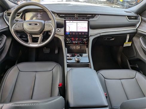 New 2025 Jeep Grand Cherokee Limited image 23