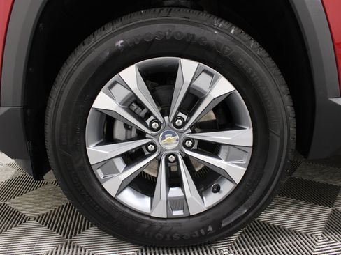 Used 2025 Chevrolet Equinox LT FWD image 35