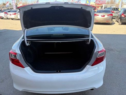 Used 2012 Toyota Camry L image 43