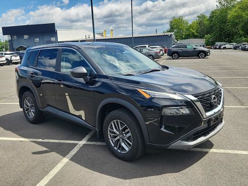 Used 2023 Nissan Rogue S AWD/4WD image 3