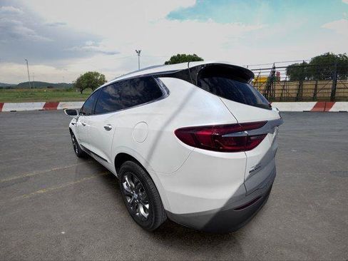 Used 2018 Buick Enclave Avenir w/ Avenir Technology Package FWD image 4