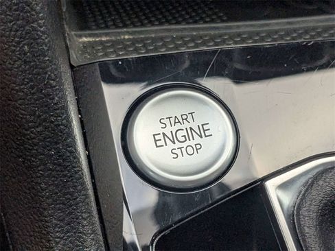 Used 2024 Volkswagen Taos SE image 31