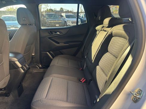 Used 2025 Chevrolet Equinox LT image 25