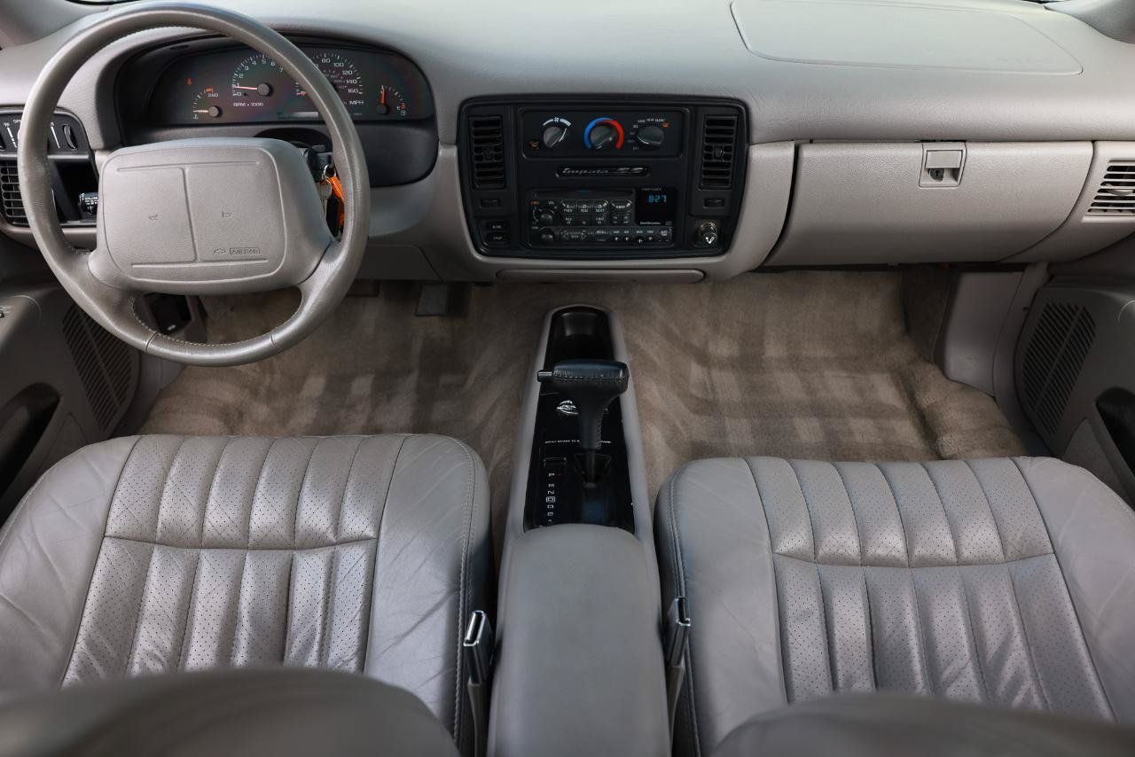 Used 1996 Chevrolet Caprice SS RWD image 2