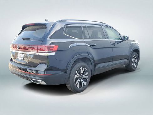 New 2026 Volkswagen Atlas SE FWD image 3