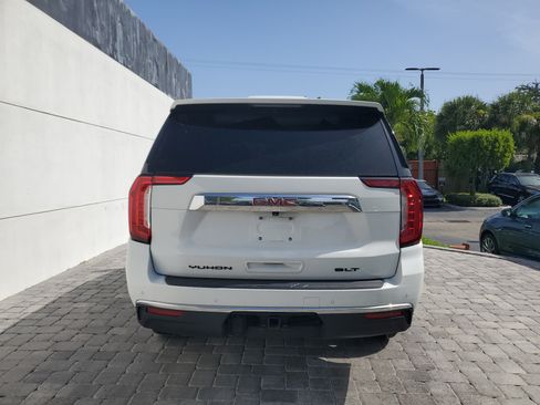 Used 2023 GMC Yukon SLT w/ SLT Premium Package AWD/4WD image 5