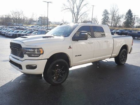 Used 2024 RAM 3500 Limited image 3