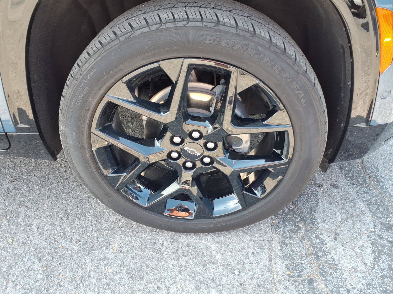 Used 2025 Chevrolet Traverse RS w/ LPO, Floor Liner Package AWD/4WD image 7