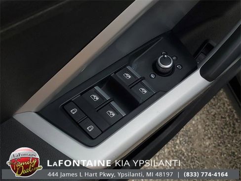 Used 2023 Audi Q3 2.0T Premium w/ 19" Wheel Package image 16