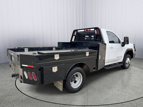 Used 2022 GMC Sierra 3500 SLE w/ SLE Convenience Package image 6
