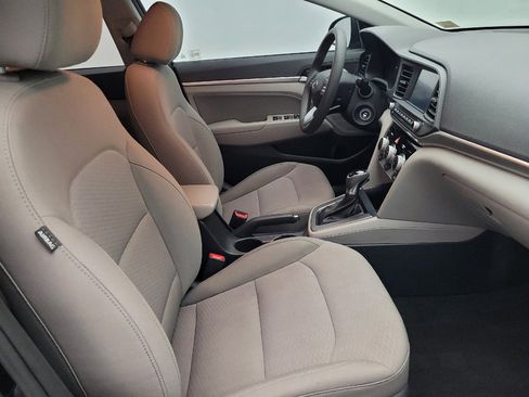 Used 2019 Hyundai Elantra SEL w/ Winter Weather Package image 21