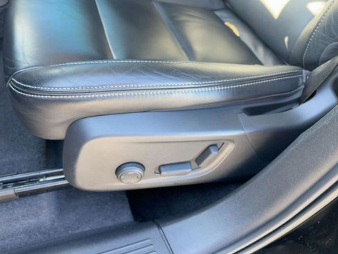 Certified 2022 Volvo XC40 T5 Momentum image 14