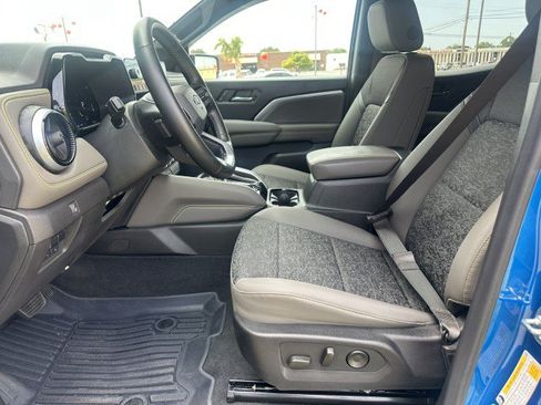 Used 2024 Chevrolet Colorado ZR2 w/ Technology Package AWD/4WD image 12