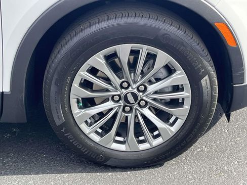 Used 2024 Cadillac XT4 Premium Luxury w/ Active Safety Package image 9