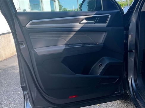 Certified 2023 Volkswagen Atlas SEL AWD/4WD image 8