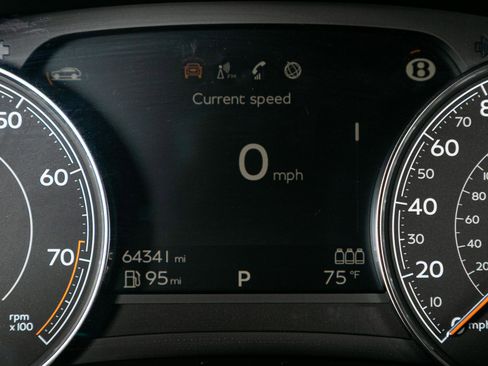 Used 2019 Bentley Bentayga AWD/4WD image 38