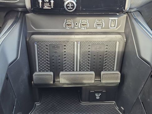 New 2026 RAM 1500 Laramie AWD/4WD image 25