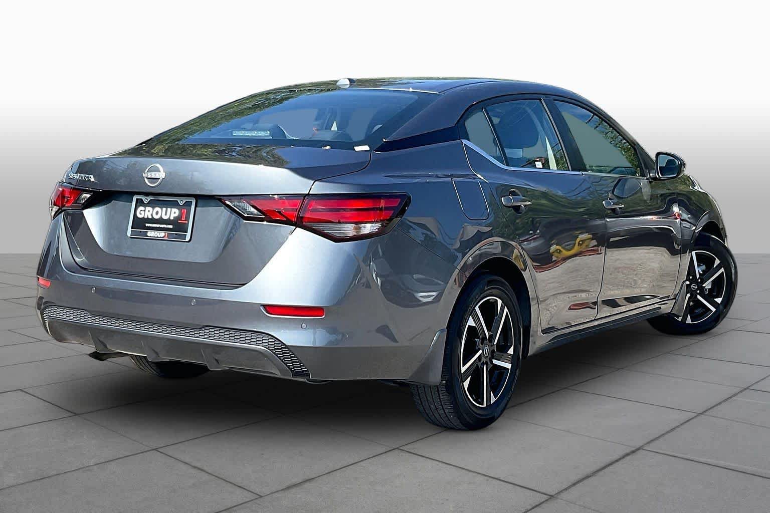 Used 2025 Nissan Sentra SV FWD image 13