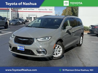 Used 2022 Chrysler Pacifica Touring-L