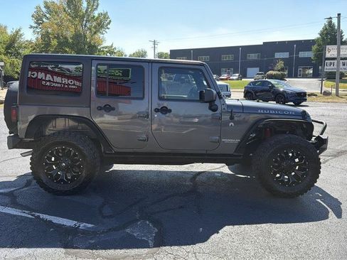 Used 2016 Jeep Wrangler Unlimited Rubicon w/ Connectivity Group AWD/4WD image 4