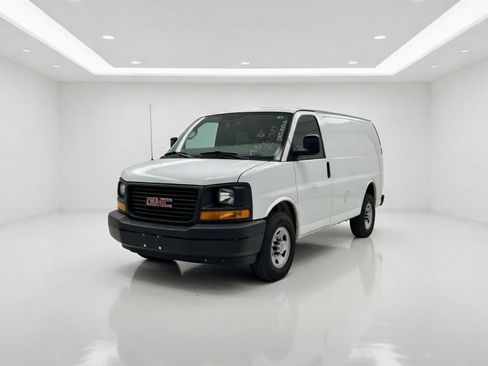 Used 2009 GMC Savana 3500 image 2