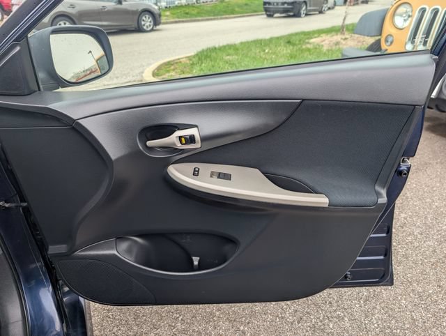 Used 2013 Toyota Corolla S FWD image 23