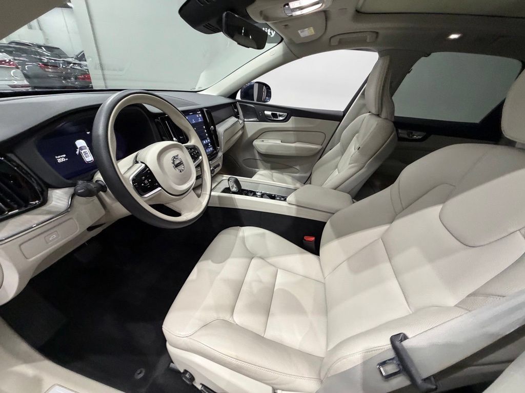 Used 2023 Volvo XC60 B5 Plus w/ Climate Package AWD/4WD image 22