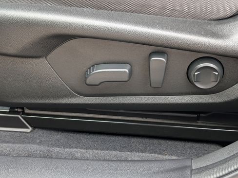 Used 2024 Subaru Crosstrek 2.0i Premium image 20