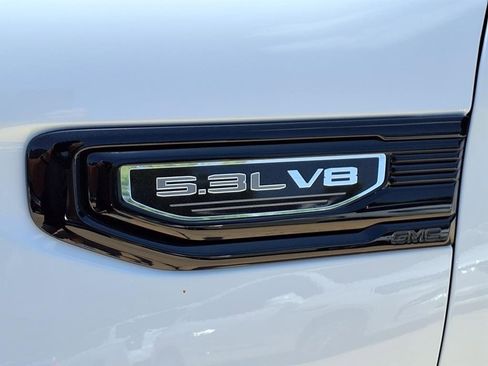 New 2025 GMC Sierra 1500 Elevation image 10