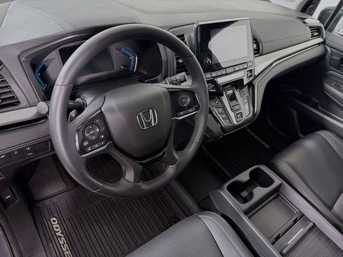 Used 2023 Honda Odyssey Touring image 12