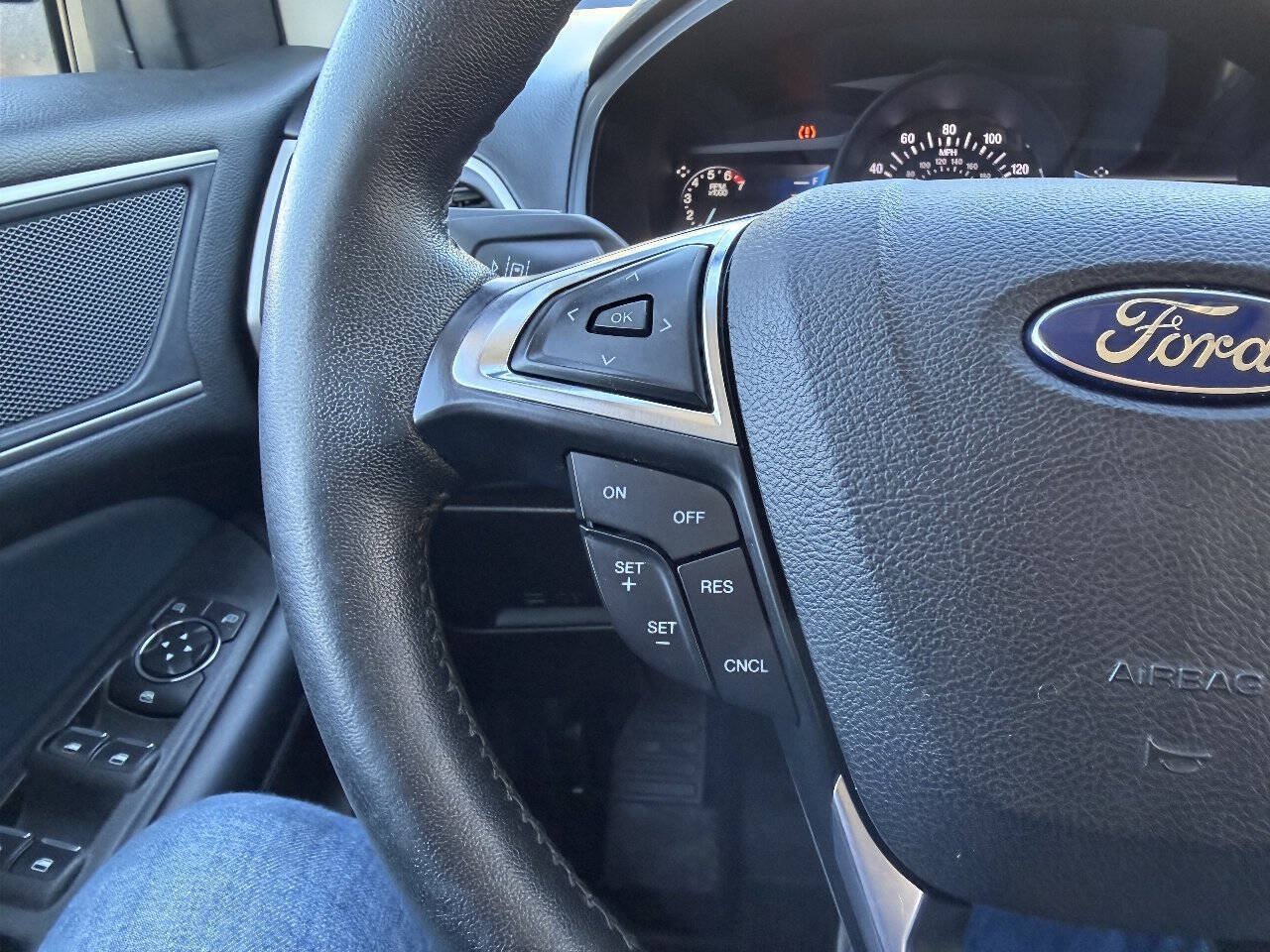 Used 2022 Ford Edge SEL w/ Sport Appearance Package AWD/4WD image 19