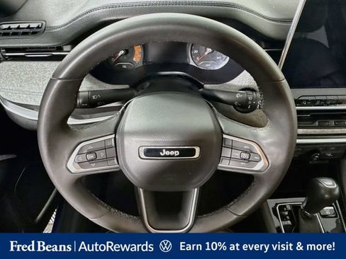 Used 2024 Jeep Compass Latitude AWD/4WD image 15