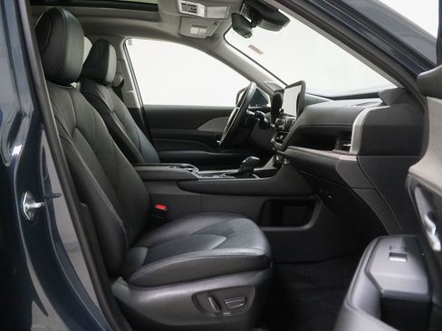 Used 2024 Toyota Grand Highlander Platinum image 34