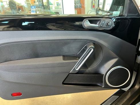 Used 2012 Volkswagen Beetle Turbo FWD image 15