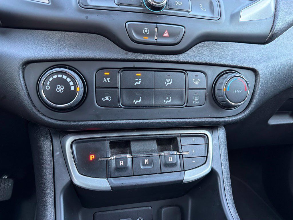 Used 2023 GMC Terrain SLE w/ Elevation Edition FWD image 12