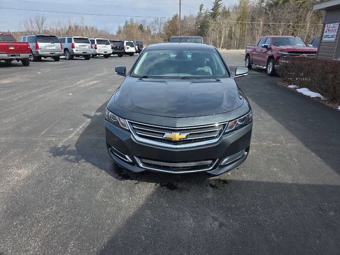 Used 2015 Chevrolet Impala LT w/ Convenience Package image 3