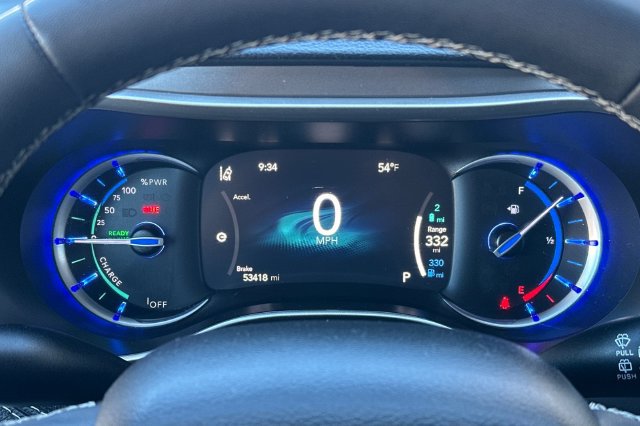 Used 2024 Chrysler Pacifica Limited FWD image 30