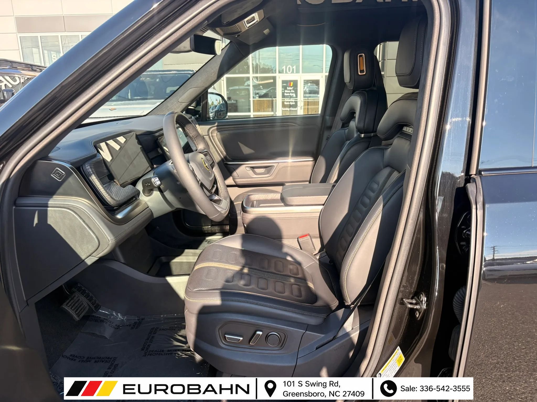 Used 2025 Rivian R1S Adventure Dual AWD/4WD image 7